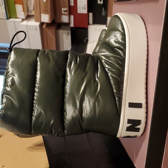 NIB sz 36 $900 Marni logo boots